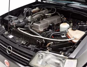 Bajo el capó Opel Monza GSE [UK-spec] (A2) '1983–86