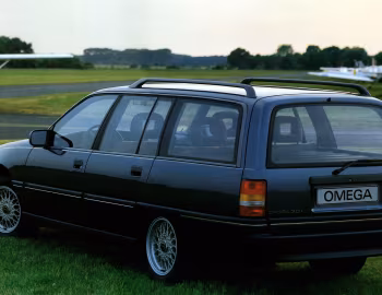 Opel Omega 3.0i Caravan (A) '1986–90