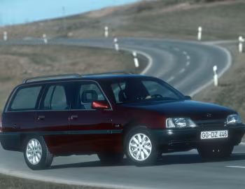 Opel Omega 2.0i Caravan "Club" (A) '1989–90
