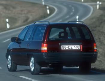 Opel Omega 2.0i Caravan "Club" (A) '1989–90