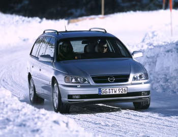 Opel Omega 2.2 16V Caravan (B2) '08.1999–06.2003