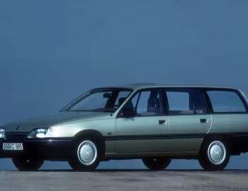 Opel Omega Caravan LS (A) '1986–90