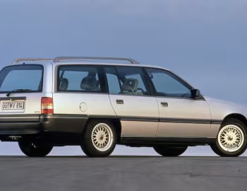Opel Omega 2.0i Caravan (A) '1986–90