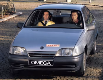 Opel Omega LS Fahrschule [Germany] (A) '1986–90