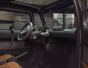 Interior RE-VOLVE Opel Rocks-e Limited Edition "Mango Winter" '2023