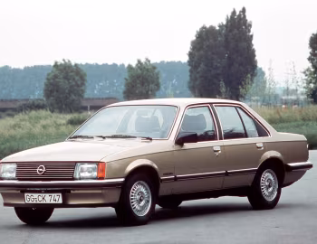 Opel Rekord Berlina 4-door Sedan (E1) '08.1980–82