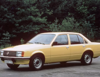 Opel Rekord 4-door Sedan (E1) '1977–82