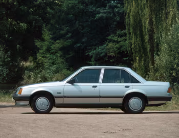 Opel Rekord CD [Worldwide] (E2) '03.1983–06.1986