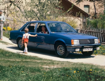 Opel Rekord 4-door Sedan (E1) '1977–82