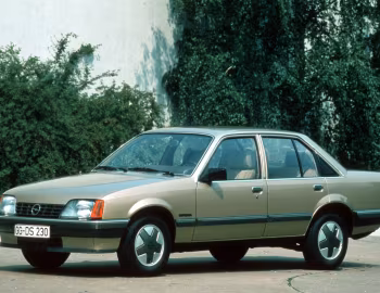 Opel Rekord Berlina [Worldwide] (E2) '10.1982–08.1984