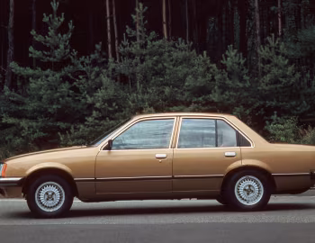 Opel Rekord 4-door Sedan (E1) '1977–82