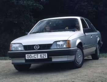 Opel Rekord CD [Worldwide] (E2) '03.1983–06.1986