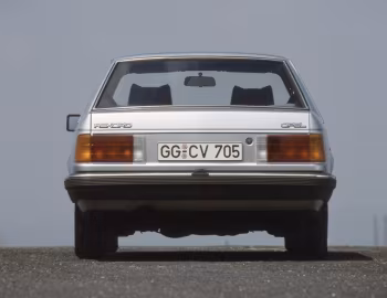 Opel Rekord CD [Worldwide] (E2) '03.1983–06.1986