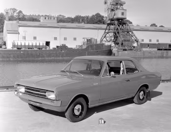 Opel Rekord 1900 S Automatic 2-door Sedan (C) '1966–71
