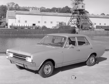 Opel Rekord 1900 S Automatic 4-door Sedan (C) '1966–71