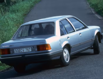 Opel Rekord 2.2i GL [Worldwide] (E2) '09.1984–08.1986