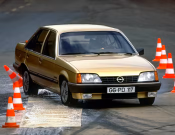 Opel Rekord Berlina [Worldwide] (E2) '10.1982–08.1984