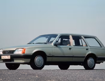 Opel Rekord CD Caravan [Worldwide] (E2) '03.1983–06.1986