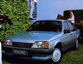 Opel Rekord CD [Worldwide] (E2) '03.1983–06.1986