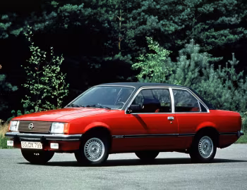 Opel Rekord Berlina 2-door Sedan (E1) '08.1980–82