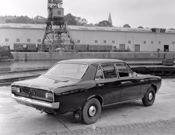 Opel Rekord 1900 S Automatic 4-door Sedan (C) '1966–71
