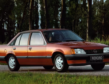Opel Rekord Luxus [Worldwide] (E2) '10.1982–08.1984