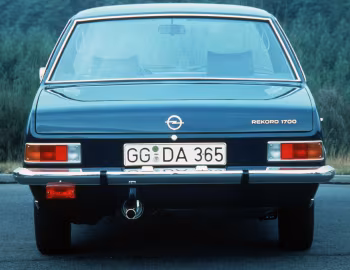 Opel Rekord 4-door Sedan (D) '1972–77