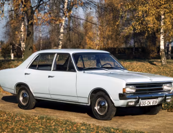 Opel Rekord 4-door Sedan (C) '1966–71