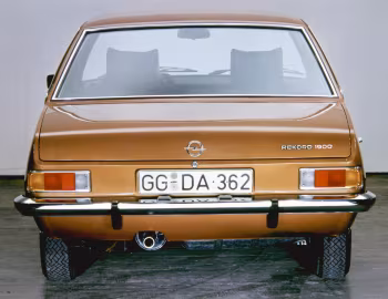 Opel Rekord 4-door Sedan (D) '1972–77