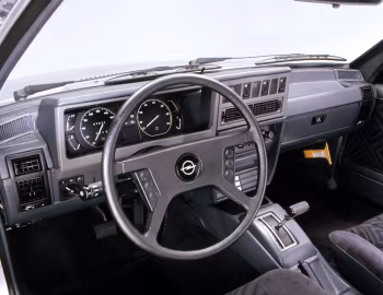 Panel frontal Opel Rekord Sedan [Worldwide] (E2) '10.1982–86