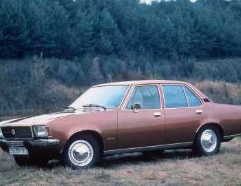 Opel Rekord 4-door Sedan (D) '1972–77