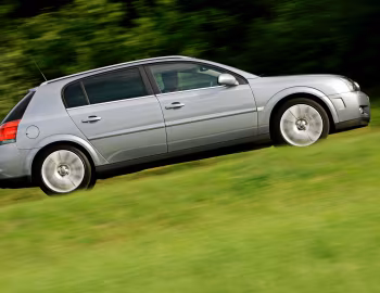 Opel Signum 3.2 V6 [Worldwide] '03.2004–06.2005