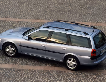 Opel Vectra 2.5 V6 CD Caravan (B) '11.1996–11.1998