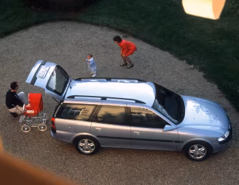 Opel Vectra 2.5 V6 CD Caravan (B) '11.1996–11.1998