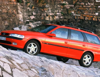 Opel Vectra 2.0 16V CD Caravan (B) '11.1996–11.1998