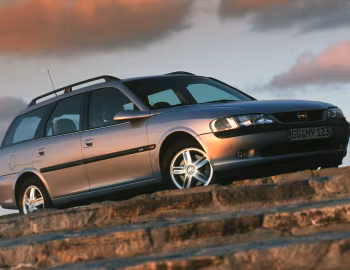 Opel Vectra 2.5 V6 CD Caravan (B) '11.1996–11.1998