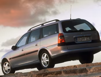 Opel Vectra 2.5 V6 CD Caravan (B) '11.1996–11.1998