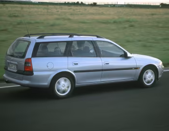 Opel Vectra 2.5 V6 CD Caravan (B) '11.1996–11.1998