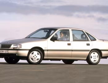 Opel Vectra CD 1.8i Sedan (A) '1988–92