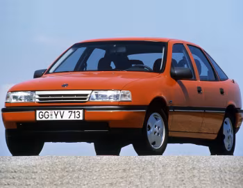 Opel Vectra CD Hatchback (A) '1990–92