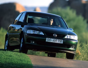 Opel Vectra CDX Sedan (B) '10.1995–11.1998