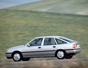Opel Vectra GT Hatchback (A) '1989–92