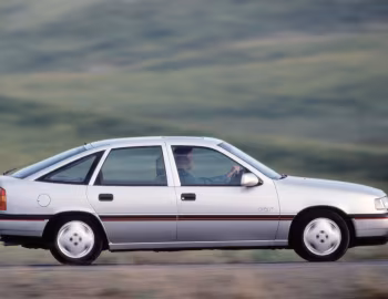 Opel Vectra GT Hatchback (A) '1989–92