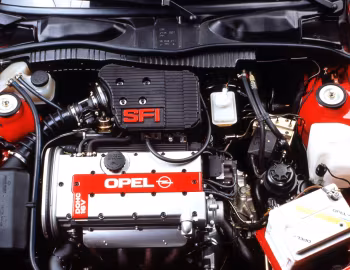 Under The Hood Opel Vectra GT Hatchback (A) '09.1992–02.1994