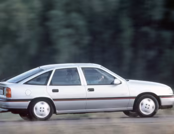 Opel Vectra GT Hatchback (A) '1989–92