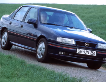 Opel Vectra GT Sedan (A) '1992–94