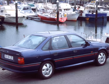 Opel Vectra GT Sedan (A) '1992–94