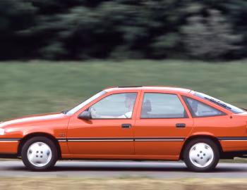 Opel Vectra CD Hatchback (A) '1990–92