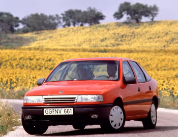 Opel Vectra GL Hatchback (A) '1989–92