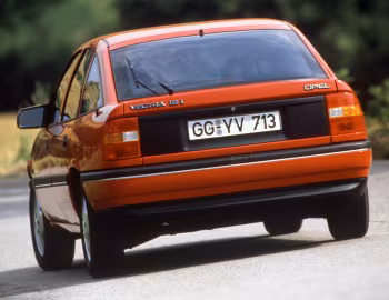 Opel Vectra CD Hatchback (A) '1990–92